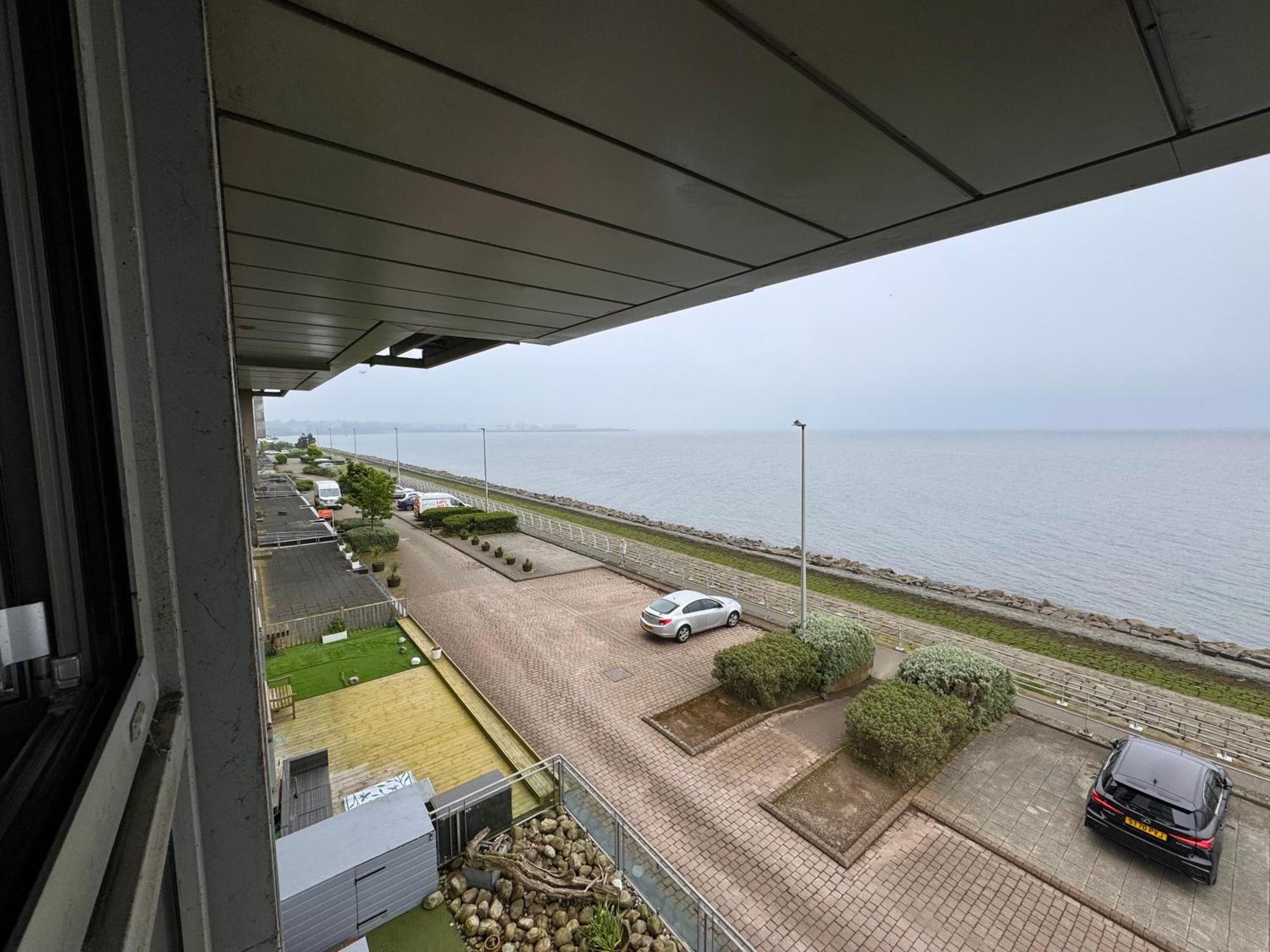 Ocean Park Apartments - Oceanfront - Free Parking And Fast Wifi エディンバラ エクステリア 写真