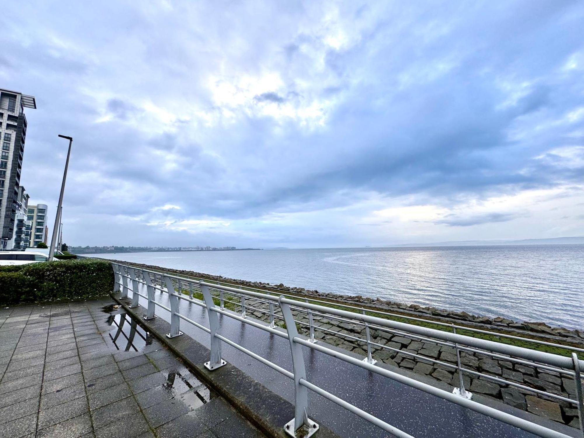 Ocean Park Apartments - Oceanfront - Free Parking And Fast Wifi エディンバラ エクステリア 写真