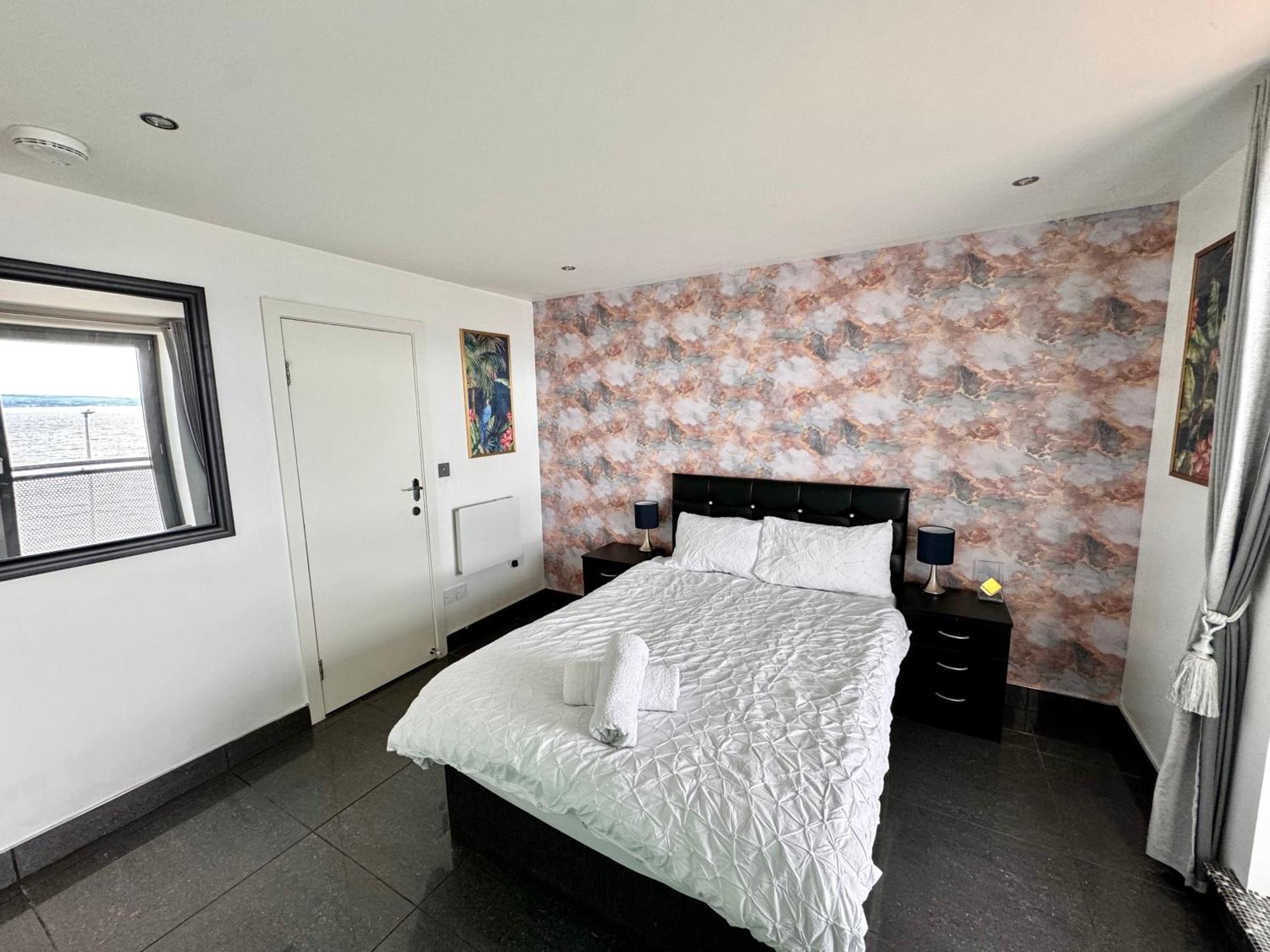 Ocean Park Apartments - Oceanfront - Free Parking And Fast Wifi エディンバラ エクステリア 写真