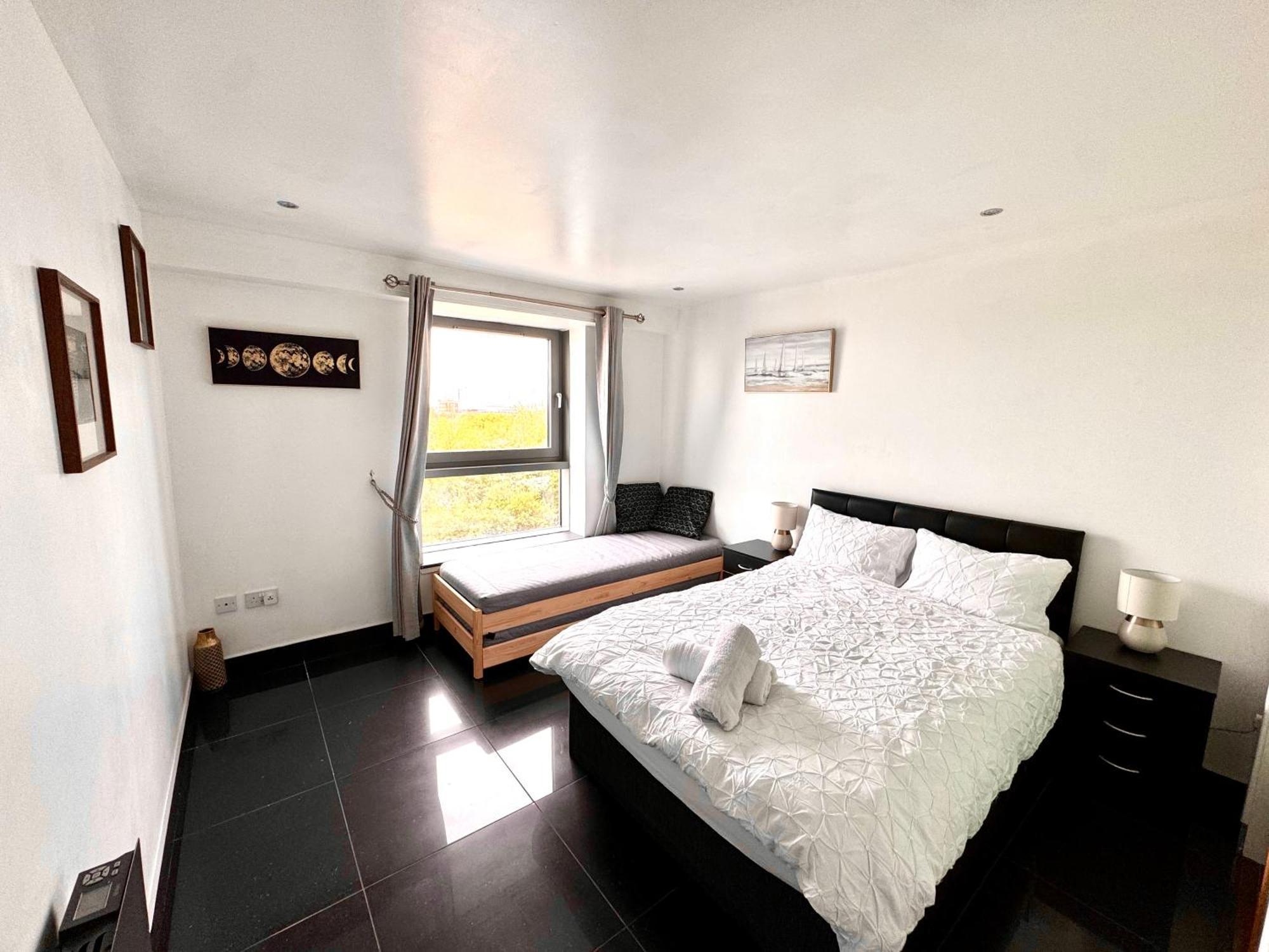 Ocean Park Apartments - Oceanfront - Free Parking And Fast Wifi エディンバラ エクステリア 写真