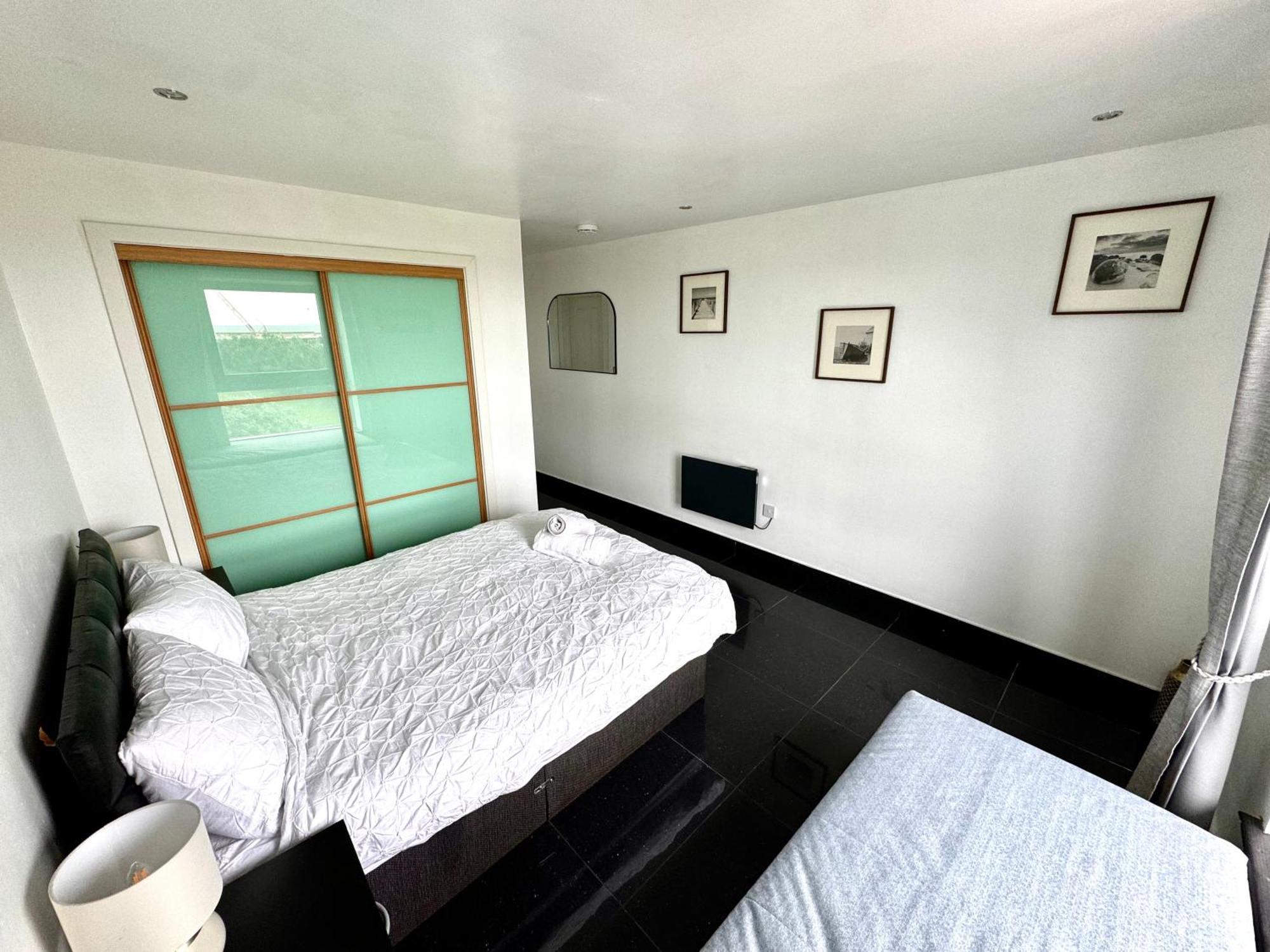 Ocean Park Apartments - Oceanfront - Free Parking And Fast Wifi エディンバラ エクステリア 写真