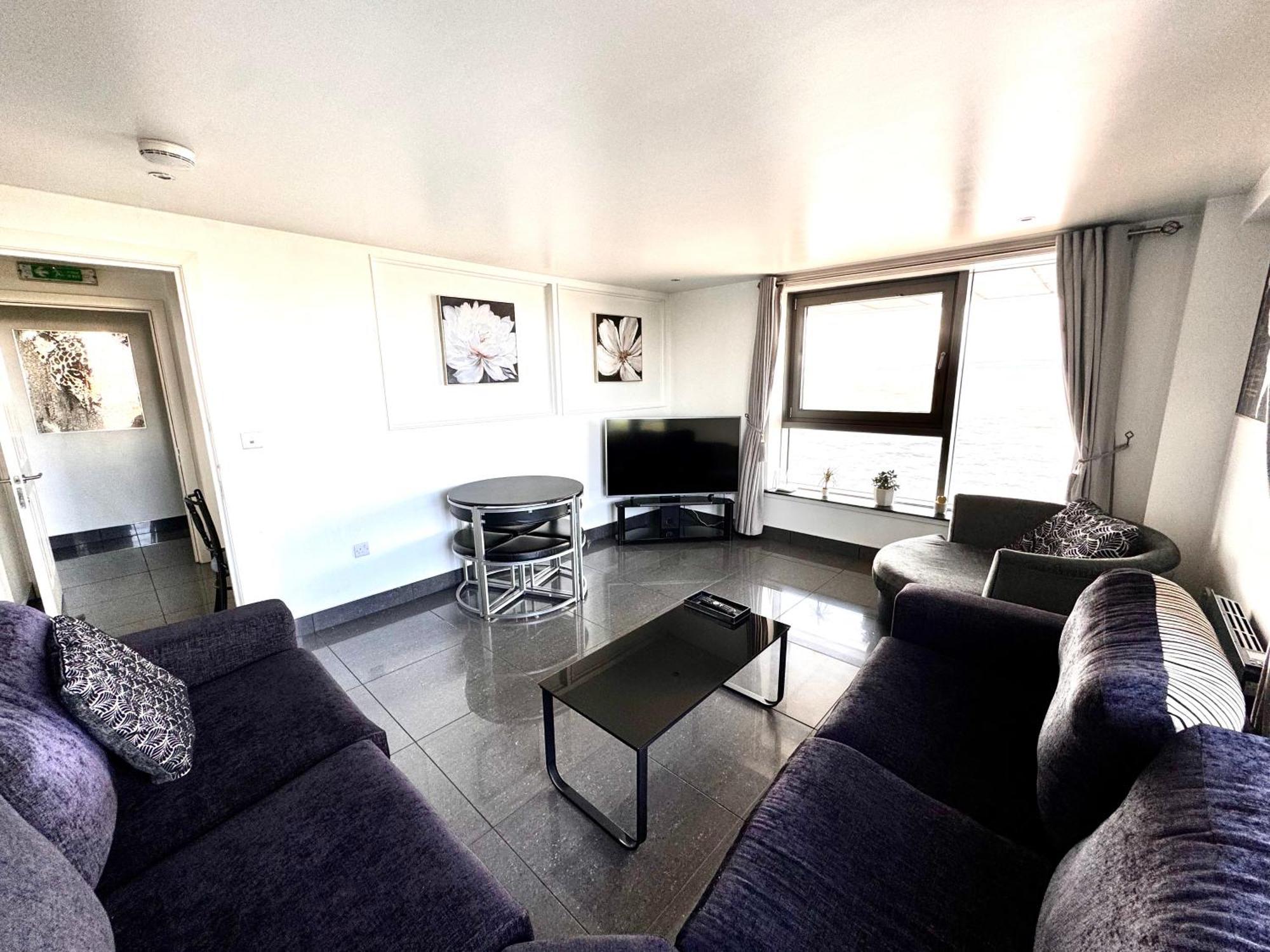 Ocean Park Apartments - Oceanfront - Free Parking And Fast Wifi エディンバラ エクステリア 写真