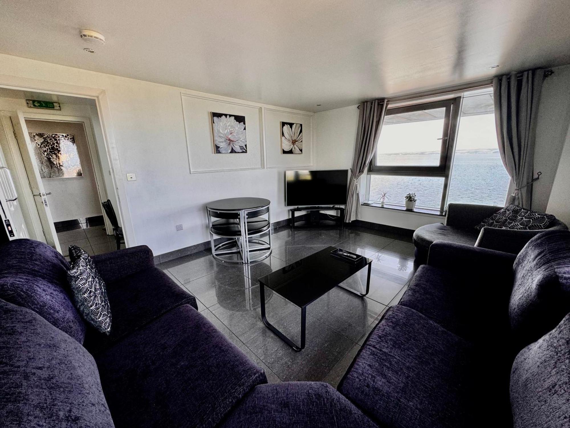 Ocean Park Apartments - Oceanfront - Free Parking And Fast Wifi エディンバラ エクステリア 写真