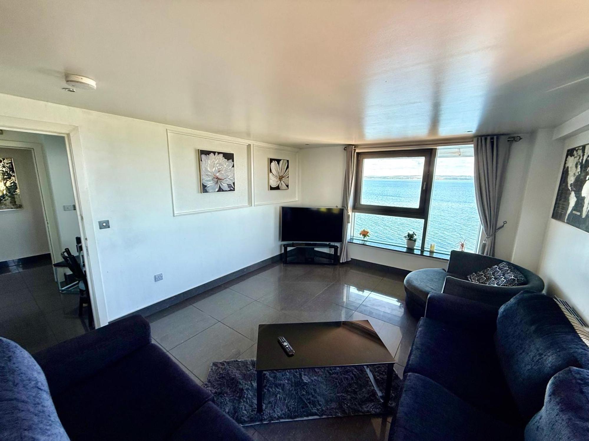 Ocean Park Apartments - Oceanfront - Free Parking And Fast Wifi エディンバラ エクステリア 写真