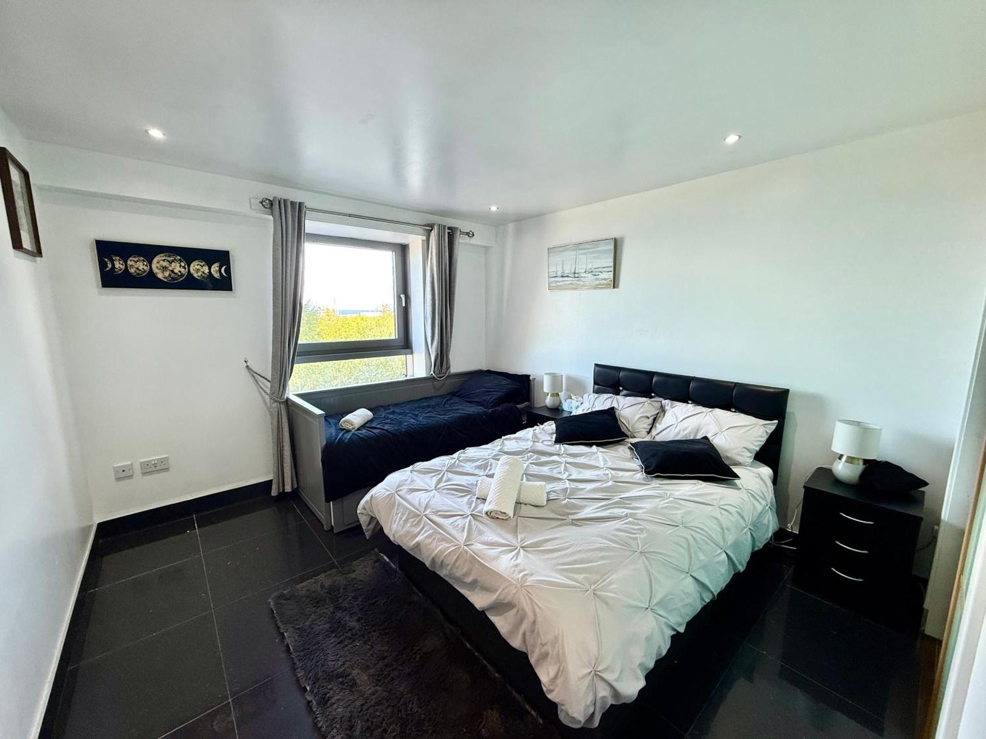 Ocean Park Apartments - Oceanfront - Free Parking And Fast Wifi エディンバラ エクステリア 写真