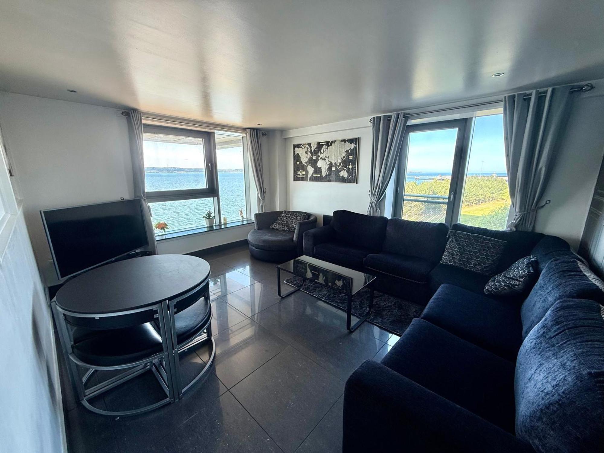 Ocean Park Apartments - Oceanfront - Free Parking And Fast Wifi エディンバラ エクステリア 写真